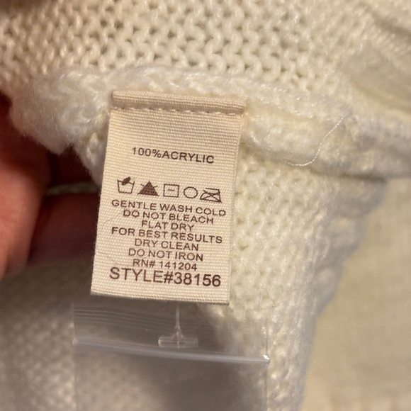 Hem & Thread Nordic Fair Isle Cardigan Sweater NWT Size M Cream Black - Picture 12 of 13